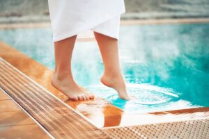 high level of water in a pool